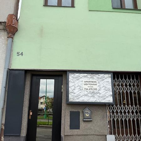 Apartman V Rodinnem Dome Jaroměř Buitenkant foto