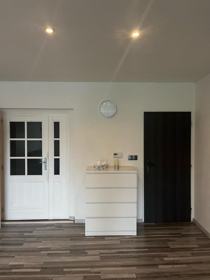 Apartman V Rodinnem Dome Jaroměř Buitenkant foto